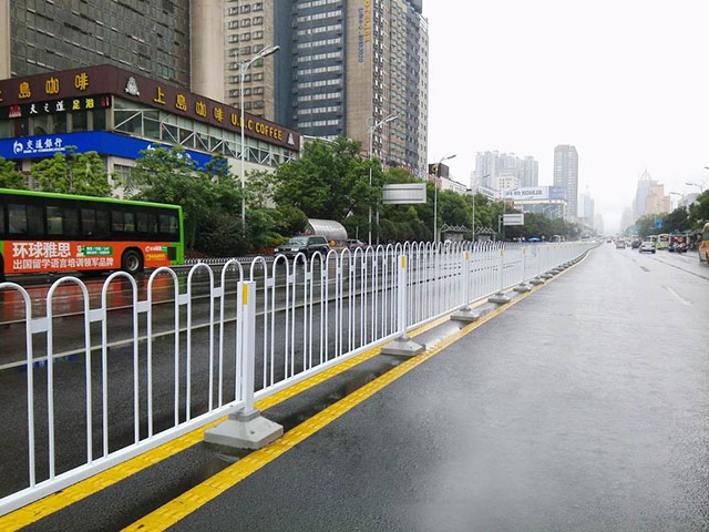 莆田非機(jī)動(dòng)車道隔離護(hù)欄