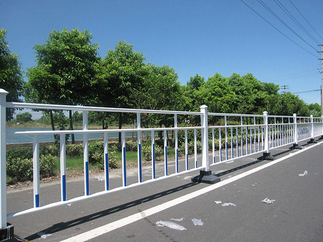天津車行道護(hù)欄