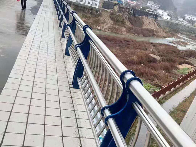池塘護(hù)欄標(biāo)準(zhǔn)