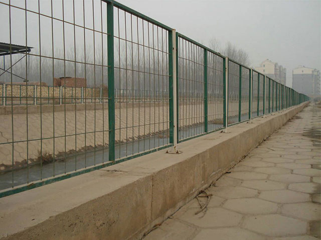 道路邊綠化帶鋅鋼圍欄