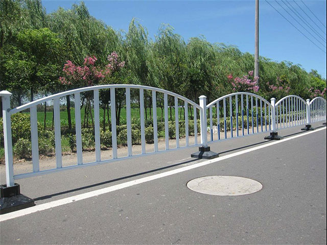 廈門道路中間的護(hù)欄什么價格