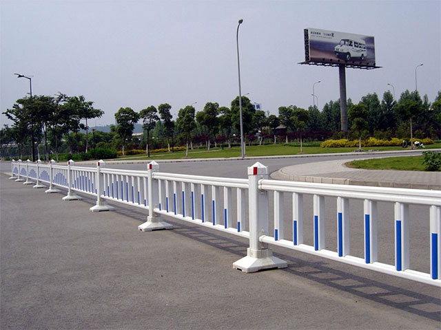 城市街道護(hù)欄廠家