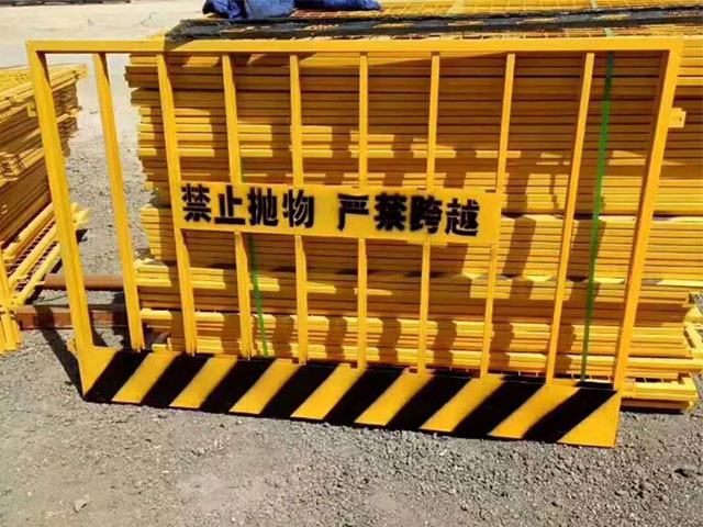 瓦房店臨時(shí)護(hù)欄直銷(xiāo)處