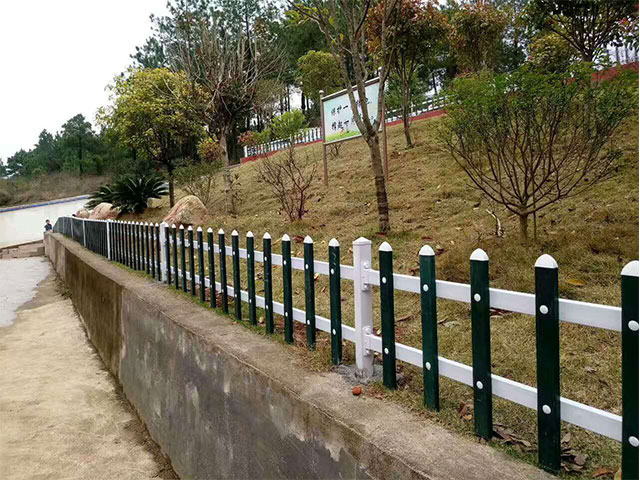 成都市溫江區(qū)道路綠化帶護欄