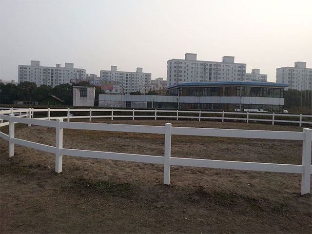 廣東佛山馬場(chǎng)護(hù)欄