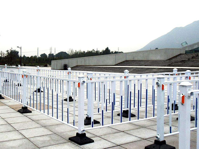 高處作業(yè)平臺(tái)走道護(hù)欄高度