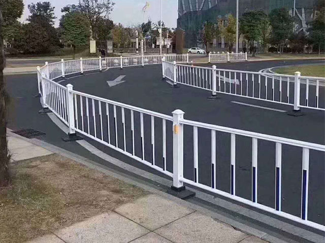 馬路人行道護欄哪家專業(yè)