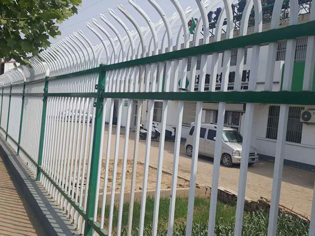 護(hù)欄柵欄價格